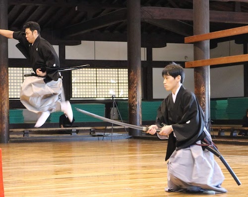 京都武徳殿での形試合の様子